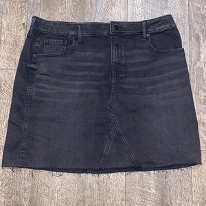 Old navy jean skirt new with tag 25$